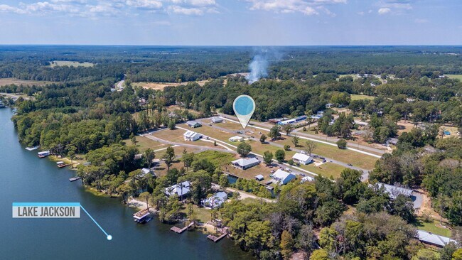 Building Photo - 523 Landing Ave