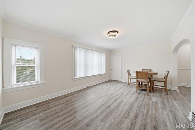 Building Photo - 5006 Queens Ave