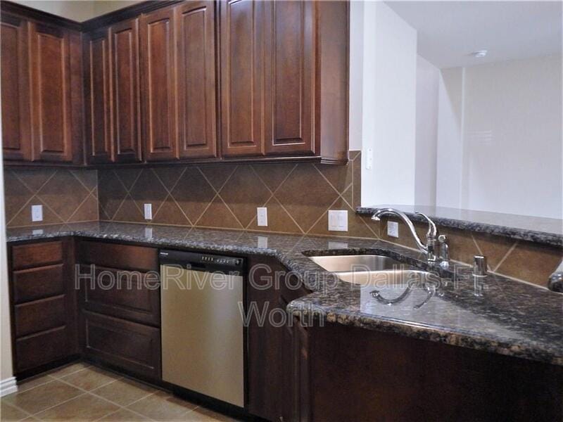 Building Photo - 4666 Penelope Ln