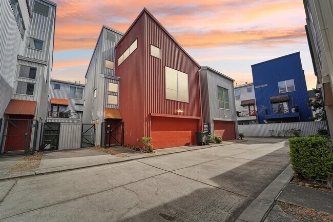Building Photo - 6951 Ardmore St