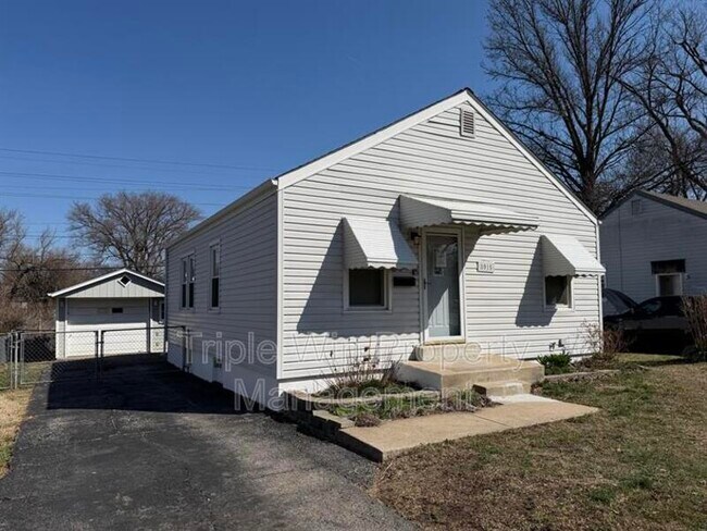 Building Photo - 8015 Aline Ave