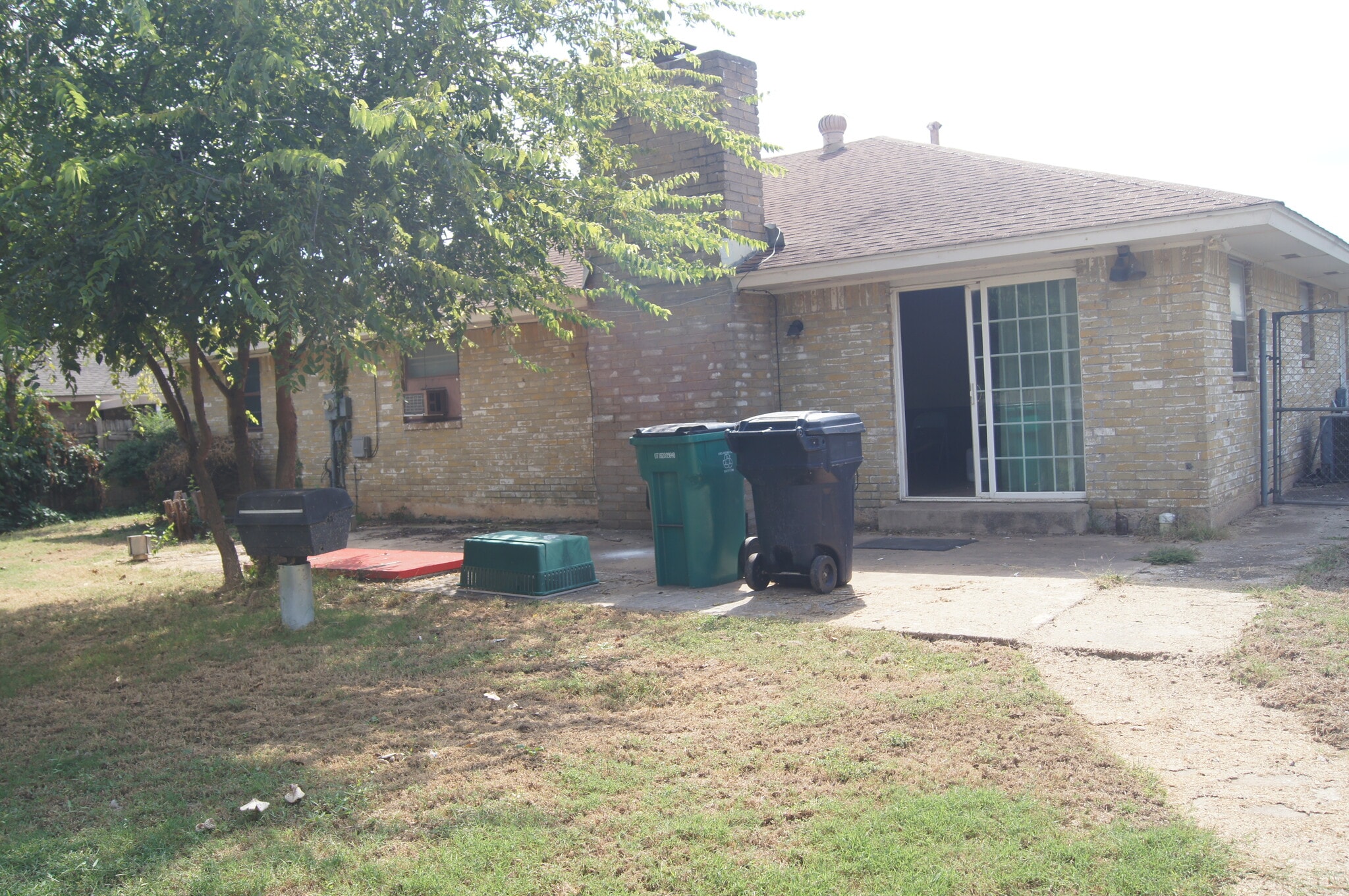 Building Photo - 1213 Frederick Dr