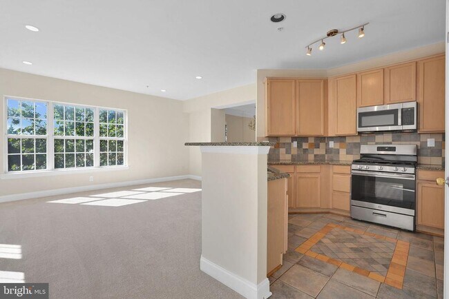 Building Photo - 111 Chevy Chase St