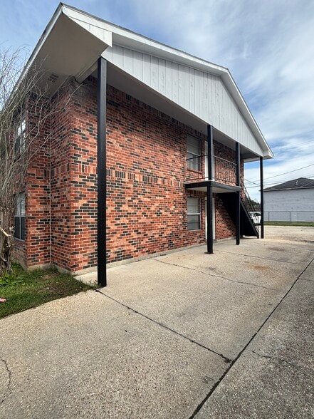 Building Photo - 1150 Shilo Ave