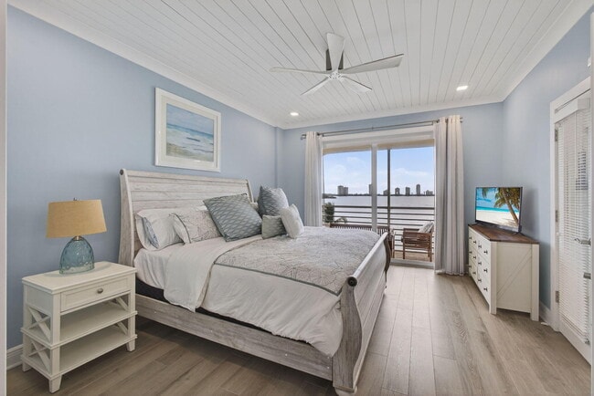Building Photo - 105 Paradise Harbour Blvd
