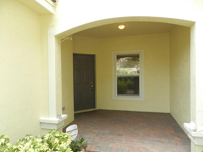 Building Photo - 13379 Georgian Ct