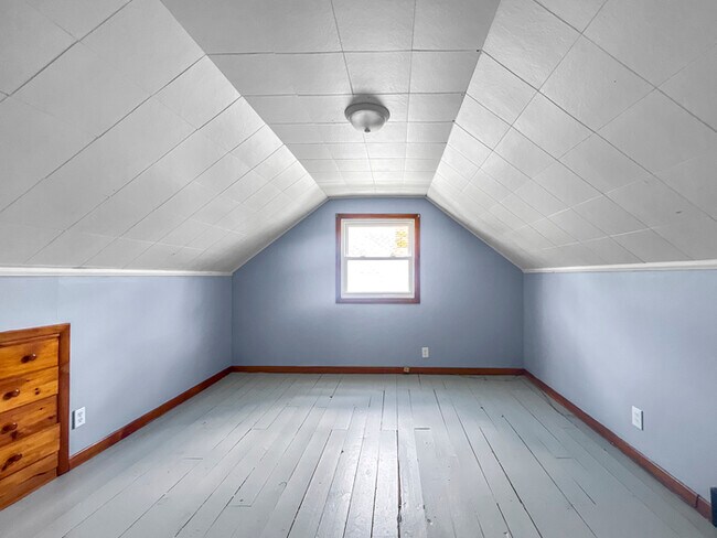 Building Photo - Charming 4 beds 1 bath in Akron!