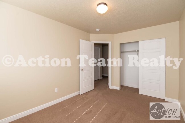 Building Photo - Townhome in Lehi