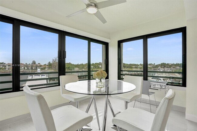 Primary Photo - 925 Oak Harbour Dr