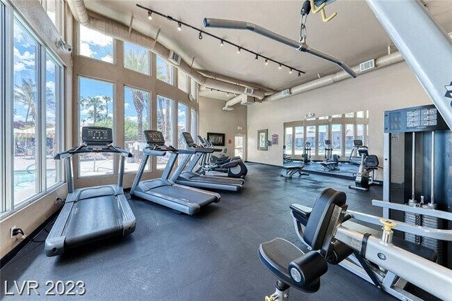 Building Photo - 5181 River Glen Dr