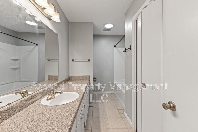 Building Photo - 1803 Bailey Ave