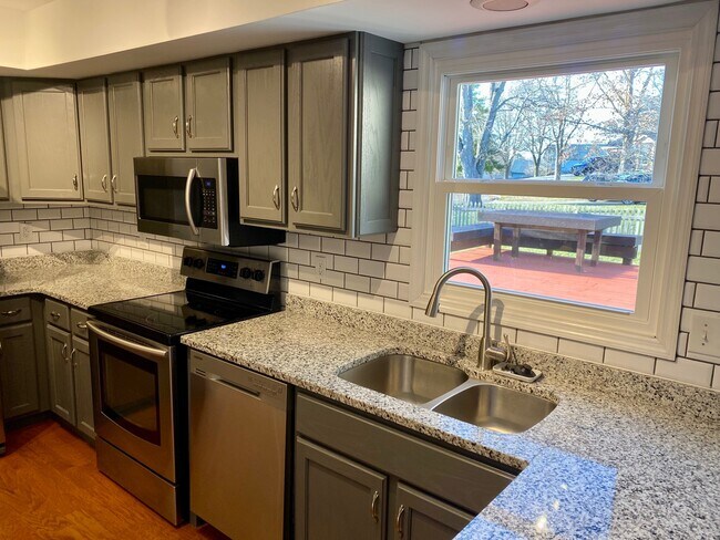 Building Photo - 8705 Mill Run Dr