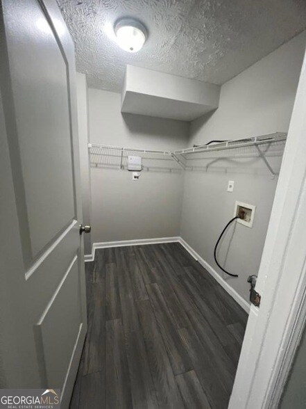 Building Photo - 9442 Cypress Ln