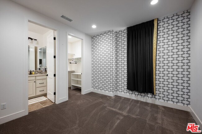 Building Photo - 9 Casaba Rd