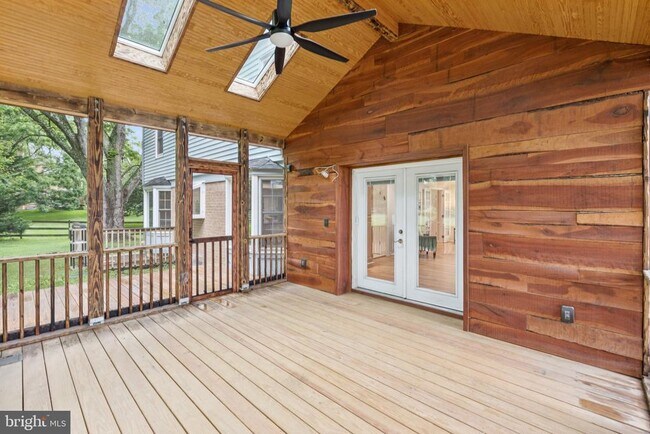 Building Photo - 13204 Lantern Hollow Dr