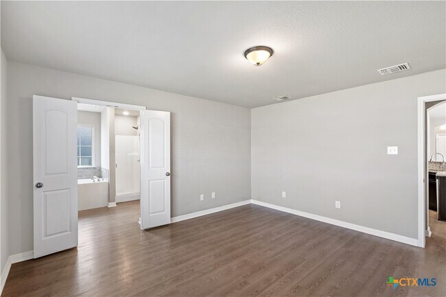 Building Photo - 1231 Kiskadee Branch Dr