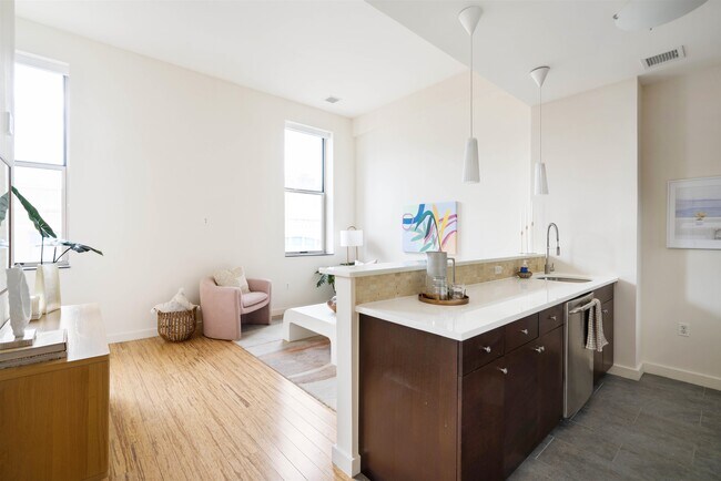 Building Photo - 232 Pavonia Ave
