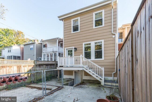 Building Photo - 4209 JENIFER St NW