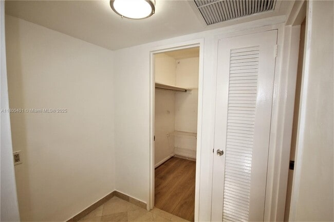 Building Photo - 5161 Collins Ave