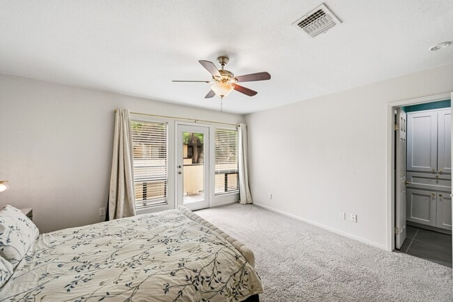 Building Photo - 1116 Bering Dr