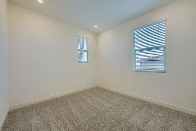 Building Photo - 11737 Stone Curlew Ave