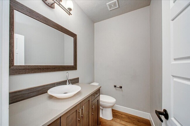 Building Photo - Modern 2 Story Home in North End!