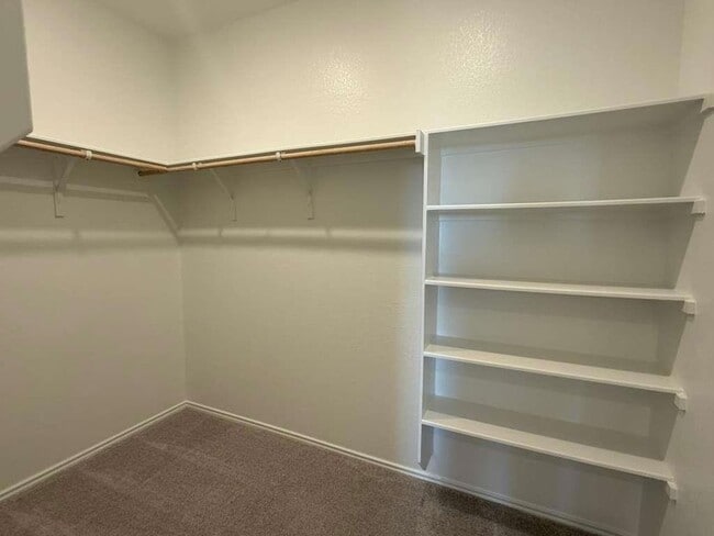 Building Photo - 261 Seven Seas Dr