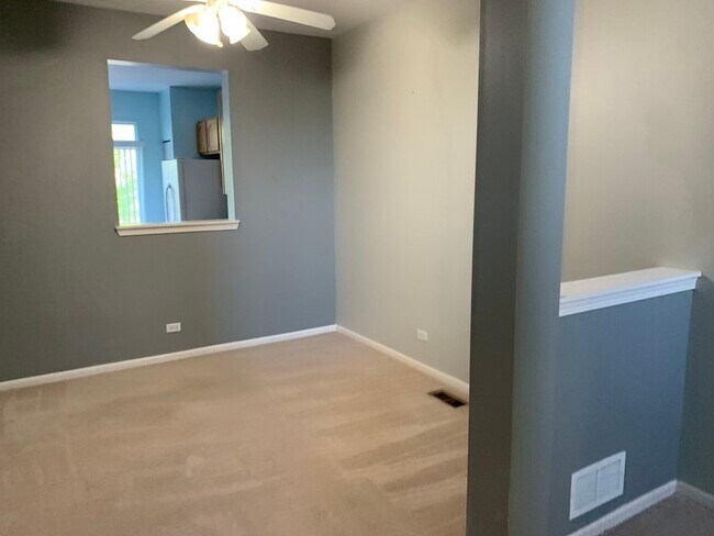 Building Photo - 929 Summit Creek Dr