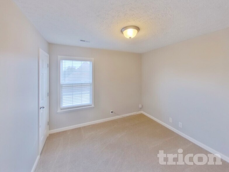 Building Photo - 1456 Colyn Avenue