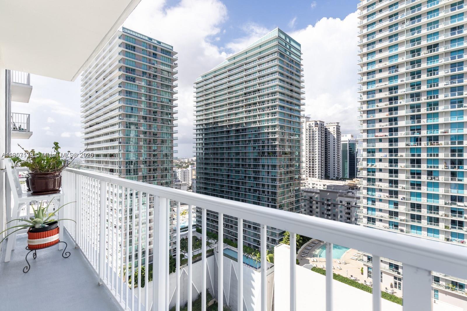 Building Photo - 1250 S Miami Ave