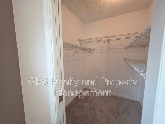 Building Photo - 640 Mariner Way