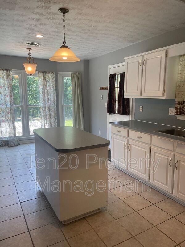 Building Photo - 707 Lee Rd 437