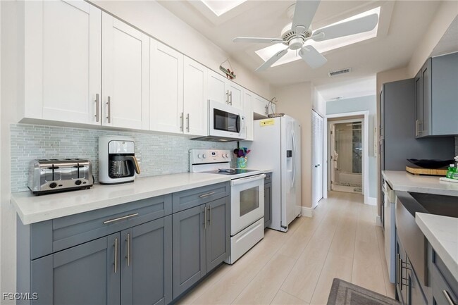 Building Photo - 424 Lagoon Dr