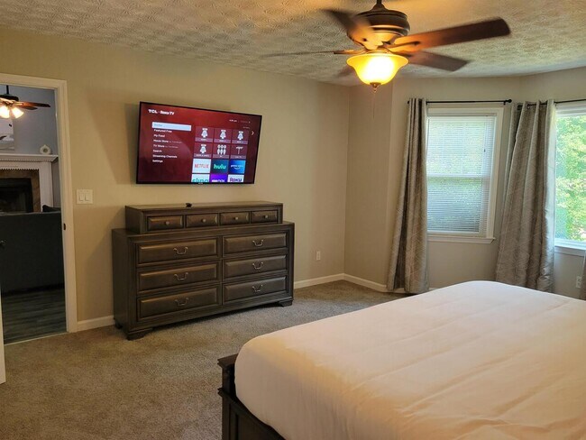 Building Photo - 1356 Velvet Creek Way SW