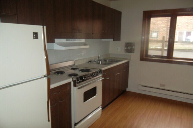 Building Photo - 9912 W 58th St