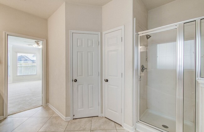 Building Photo - 5122 Raven Forest Ln
