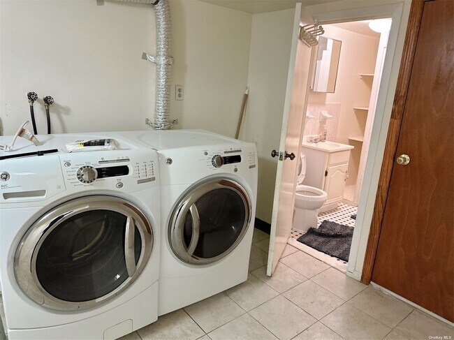 Building Photo - 89-07 91st Ave