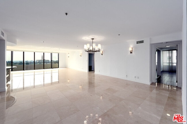 Building Photo - 10660 Wilshire Blvd