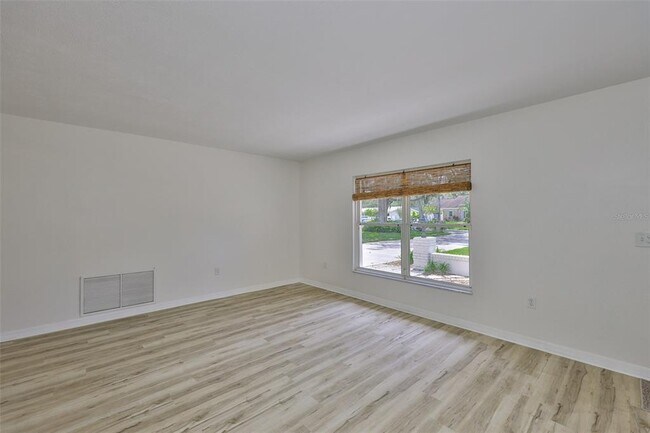 Building Photo - 121 Windy Cir