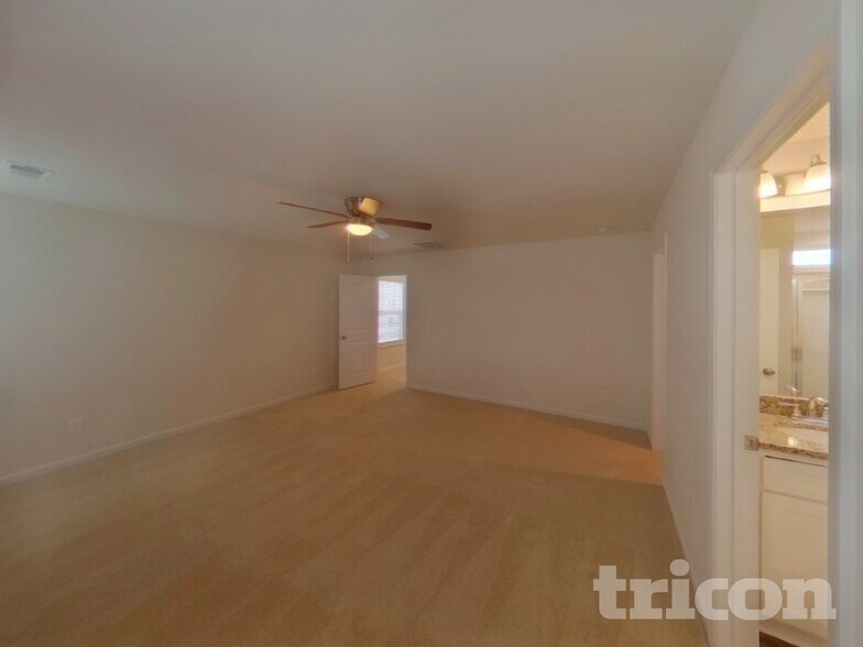 Building Photo - 222 Savannah Wood Rd