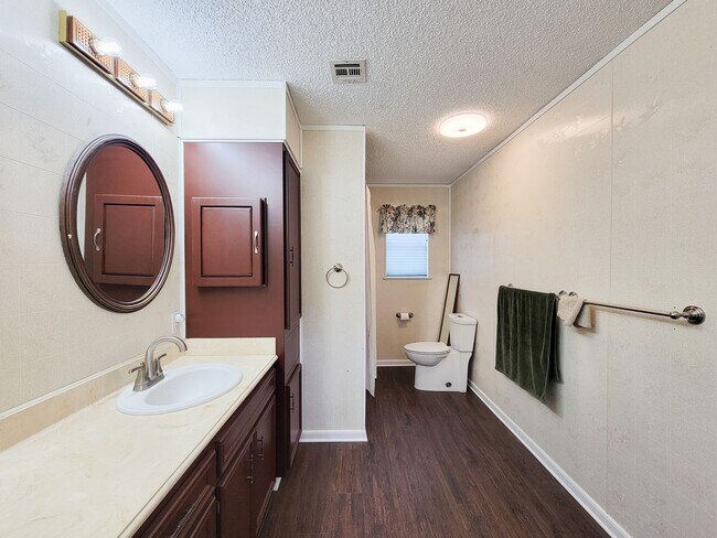 Building Photo - Extremely well maintained home. The second floor of this home being the main living area has a fa...