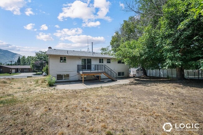 Building Photo - 844 E 2800 N