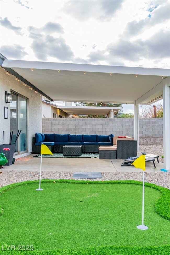 Building Photo - 425 Golden Valley Dr