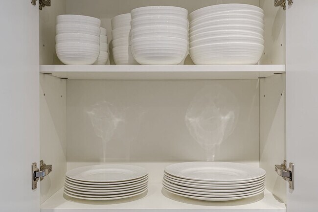 Building Photo - 525 Parkway Dr NE