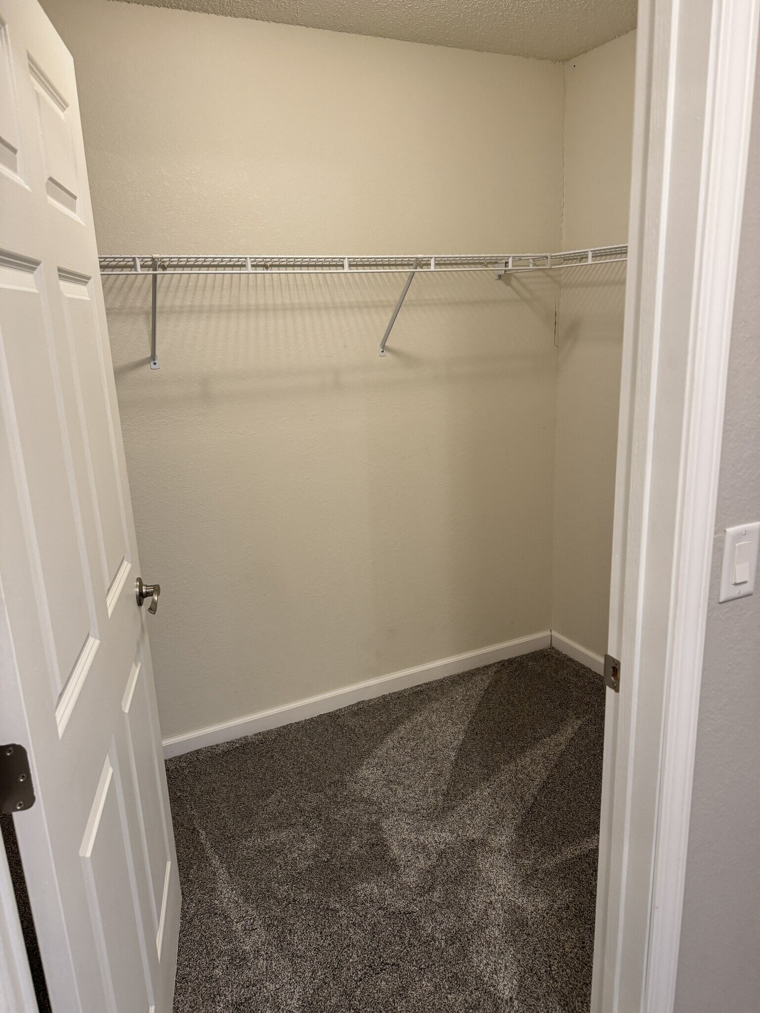Walk In Closet - 1321 Lake Dr W