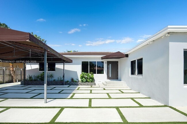 Building Photo - 7910 Hawthorne Ave