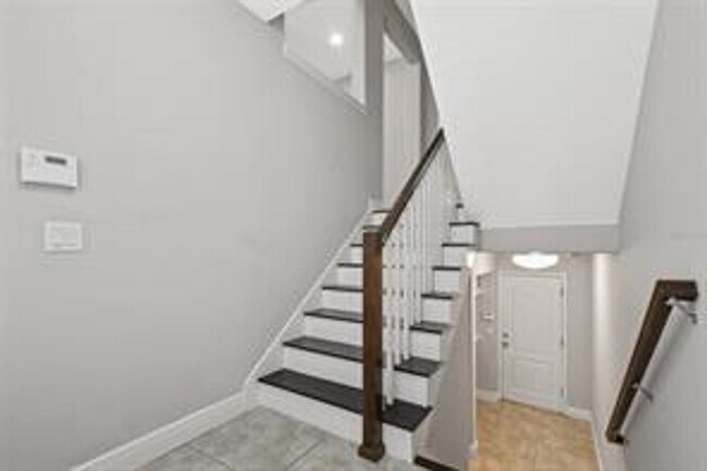 Building Photo - Baldwin Park three story townhome