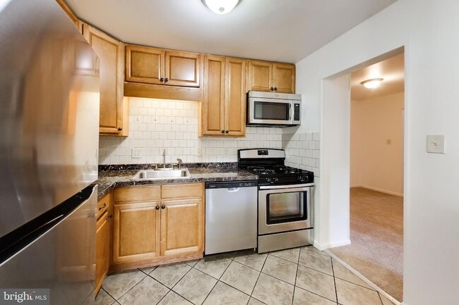 Building Photo - 862 College Pkwy