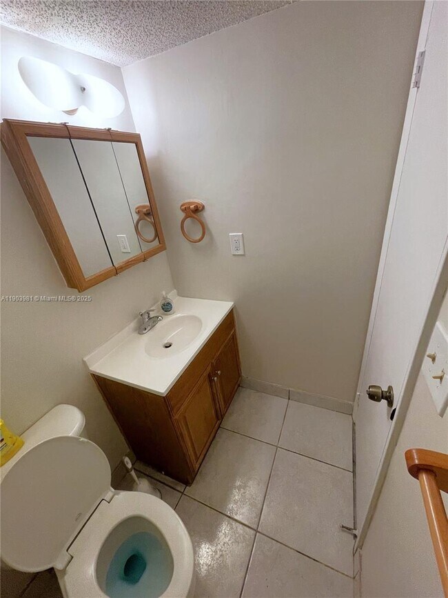 Building Photo - 403 NW 68th Ave