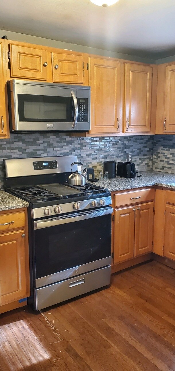 Kitchen - 14 Bateman St